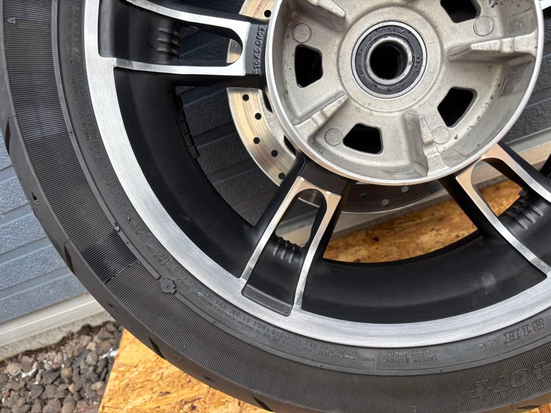 ハーレーダビッドソン　ストリートグライド　純正　リアタイヤ&ホイール