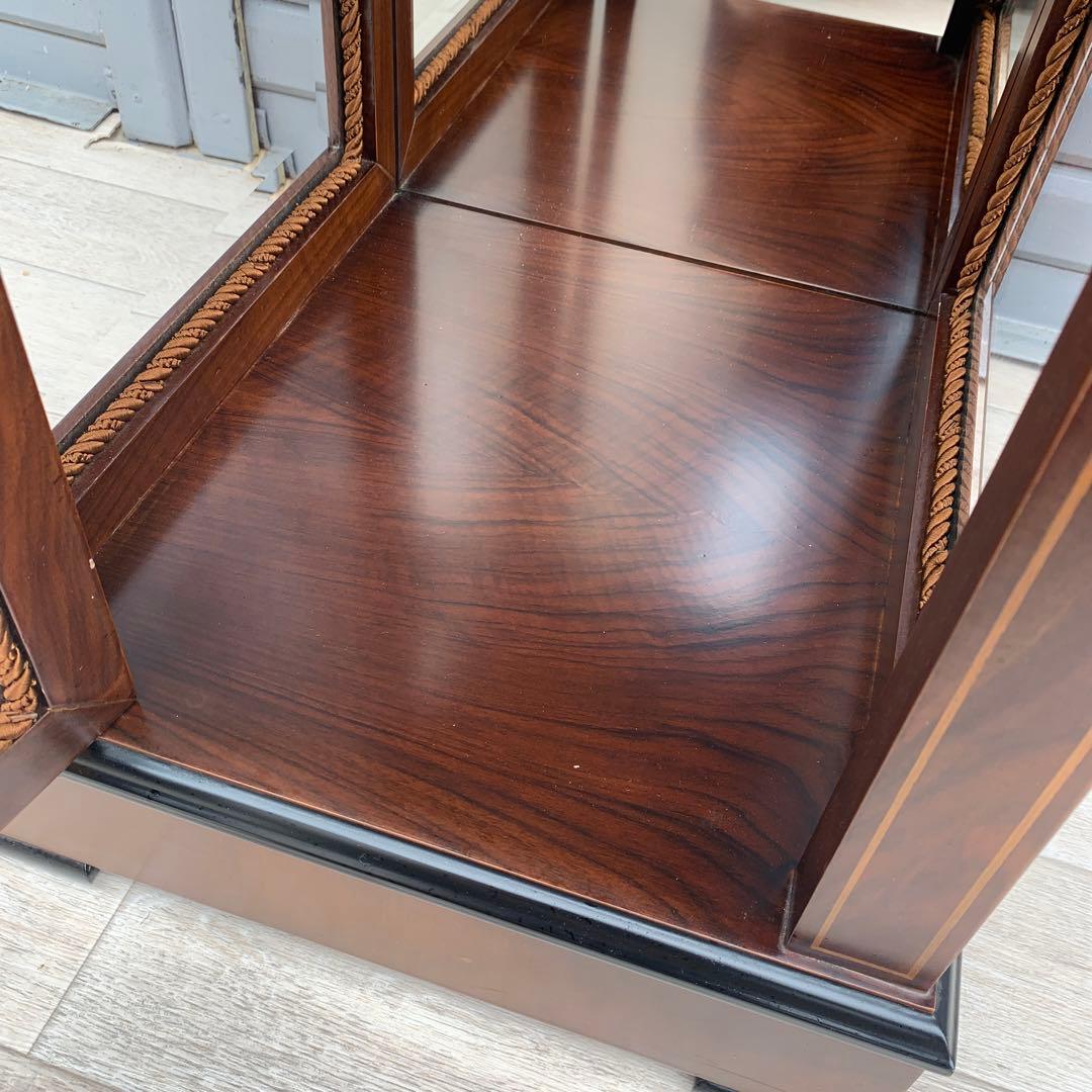 イタリア製　ガラス　飾り棚　棚　展示　ディスプレイ　ケース　ショーケース