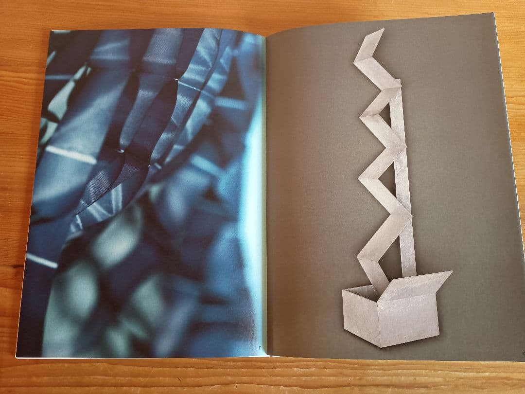 【サイン付き】イッセイ ミヤケ イサムノグチ ARIZONA