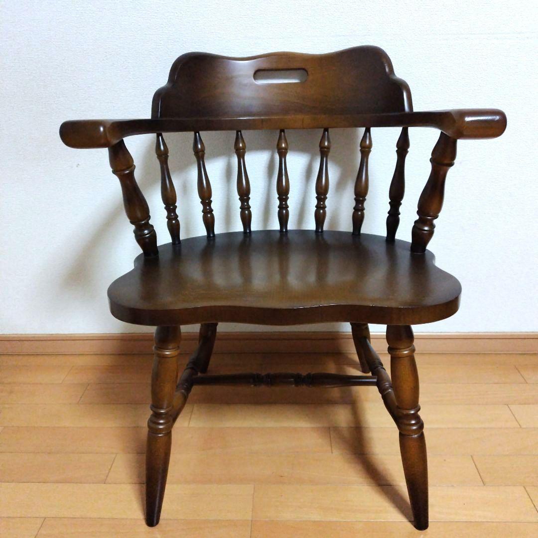 ◯飛騨産業　肘付ダイニングチェア【キツツキマーク】