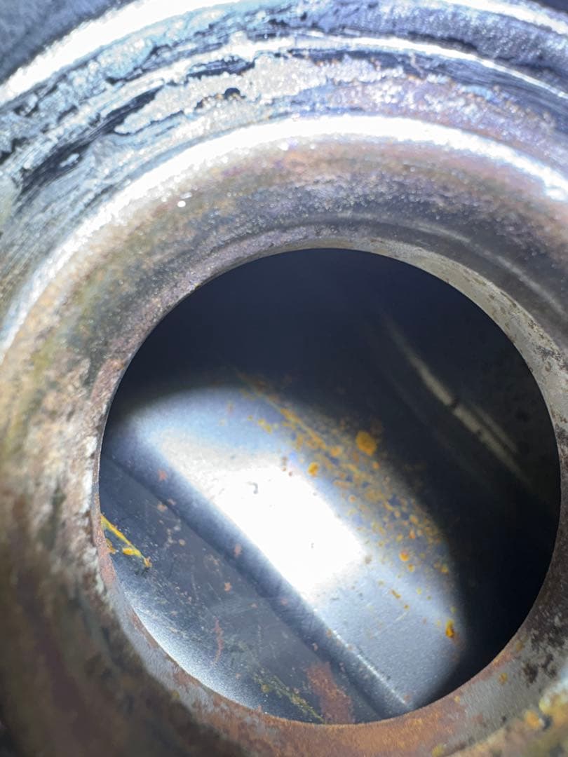 バイク用タンク 修理中 未塗装