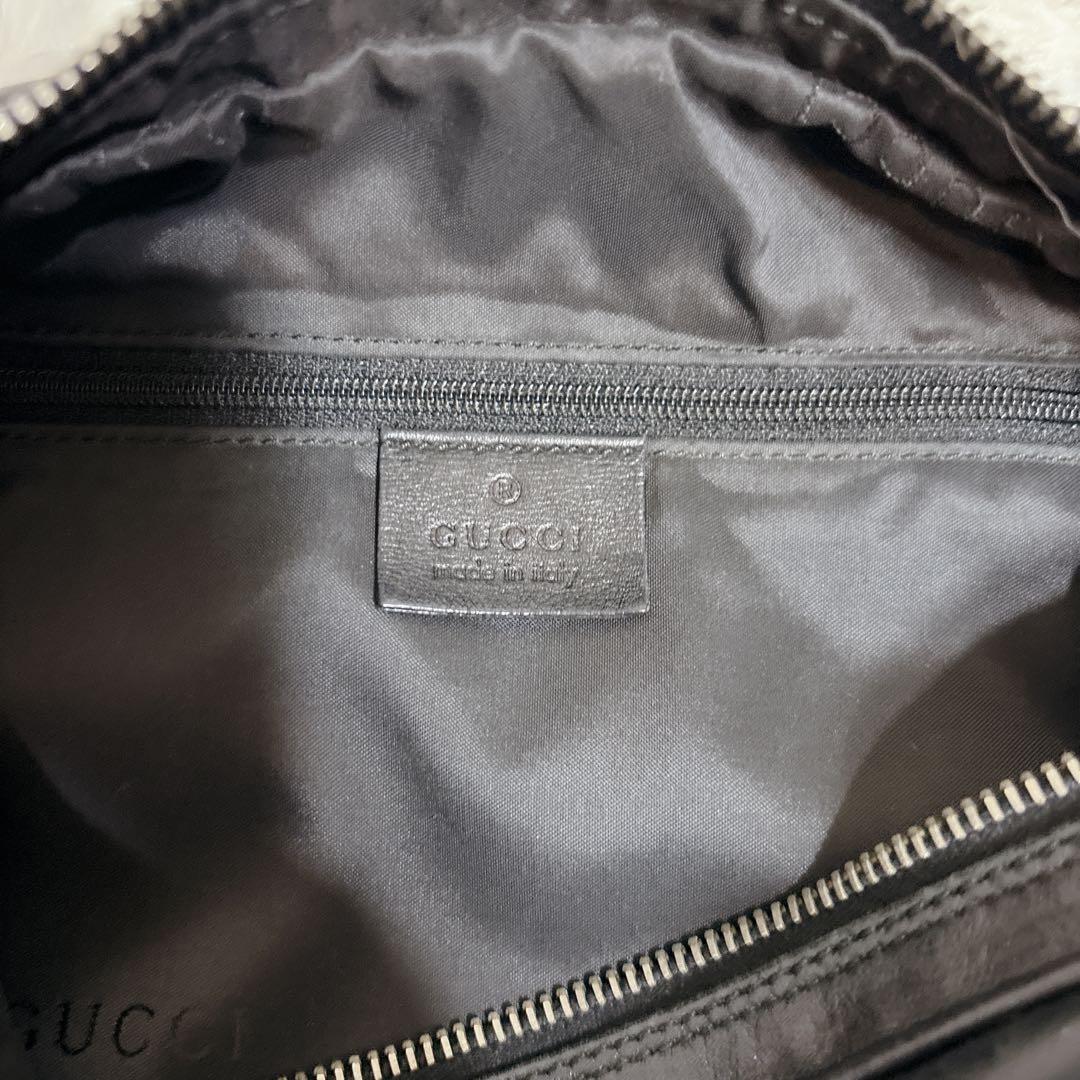 GUCCI グッチ　ワンショルダー　メッセンジャーバッグ　黒　GGタグなし