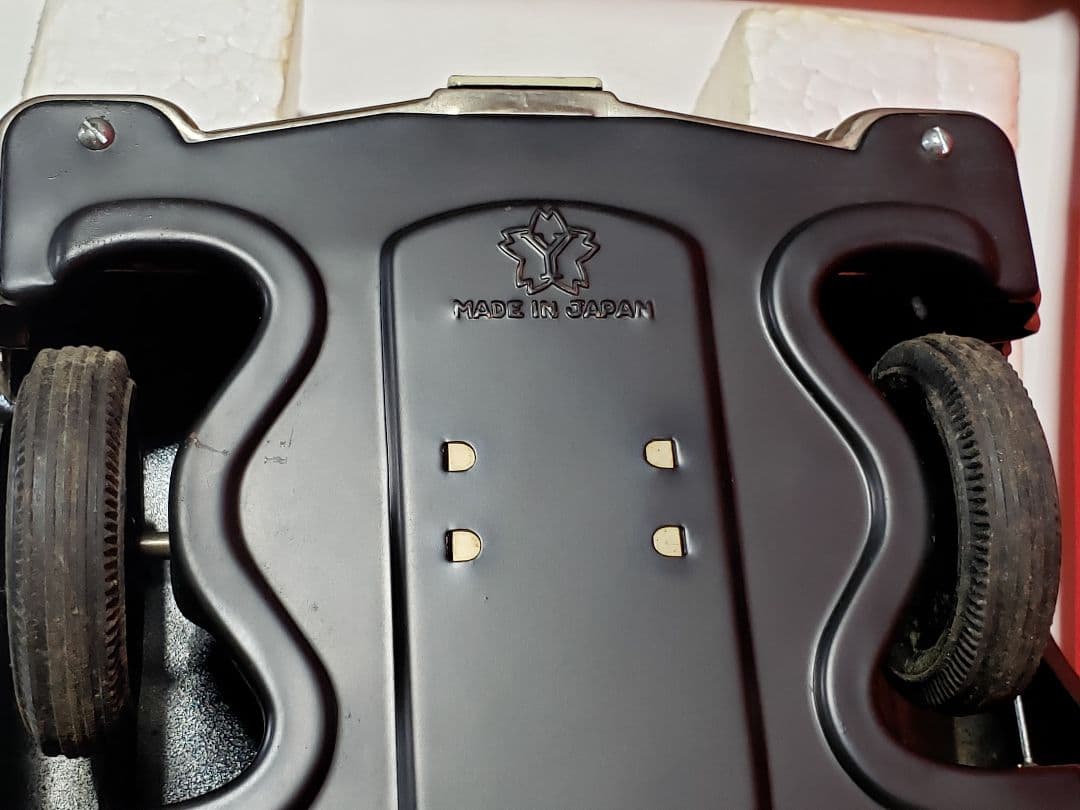 ヨネザワ ダイヤモンド　ラジコン　覆面パトカー？ キャディラック　４６cm！