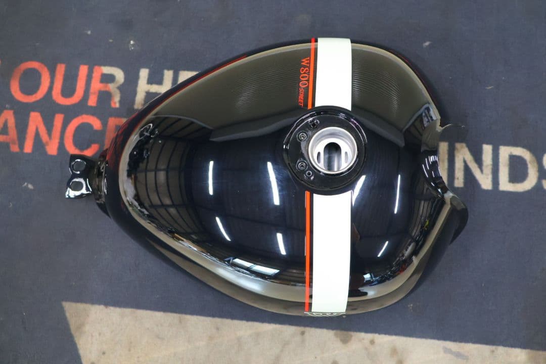 W800ストリート　純正燃料タンク　フューエルタンク