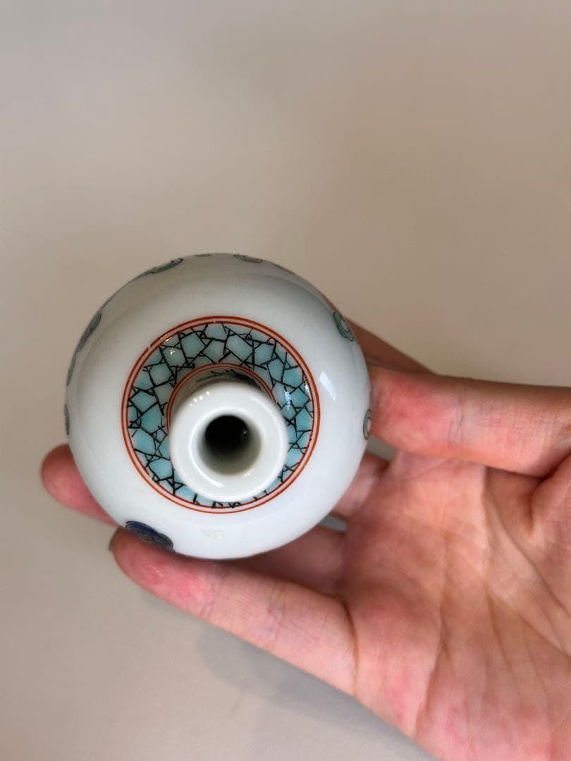 水芙蓉」中国古董 乾隆年製款　五彩瑞獣文小花瓶 賞瓶　茶道具　香道具 清代