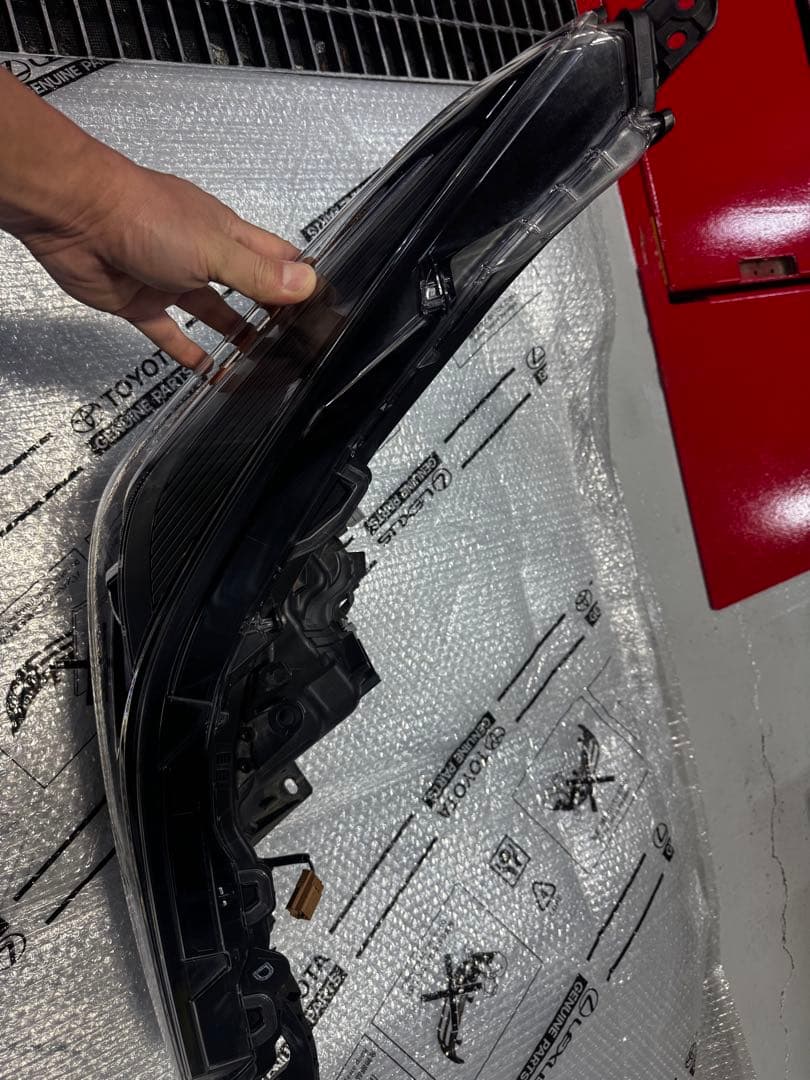 プリウス　ZVW51 右ヘッドライト　LED 純正品番81145-47850