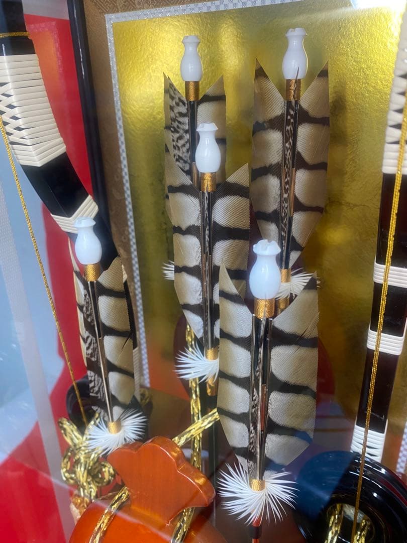 東京久月　家紋付破魔弓飾り１８号・間口約３２×奥行約３３×高さ約６５㎝