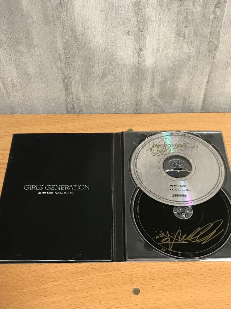 少女時代　MR.TAXI/Run Devil Run サイン入りCD