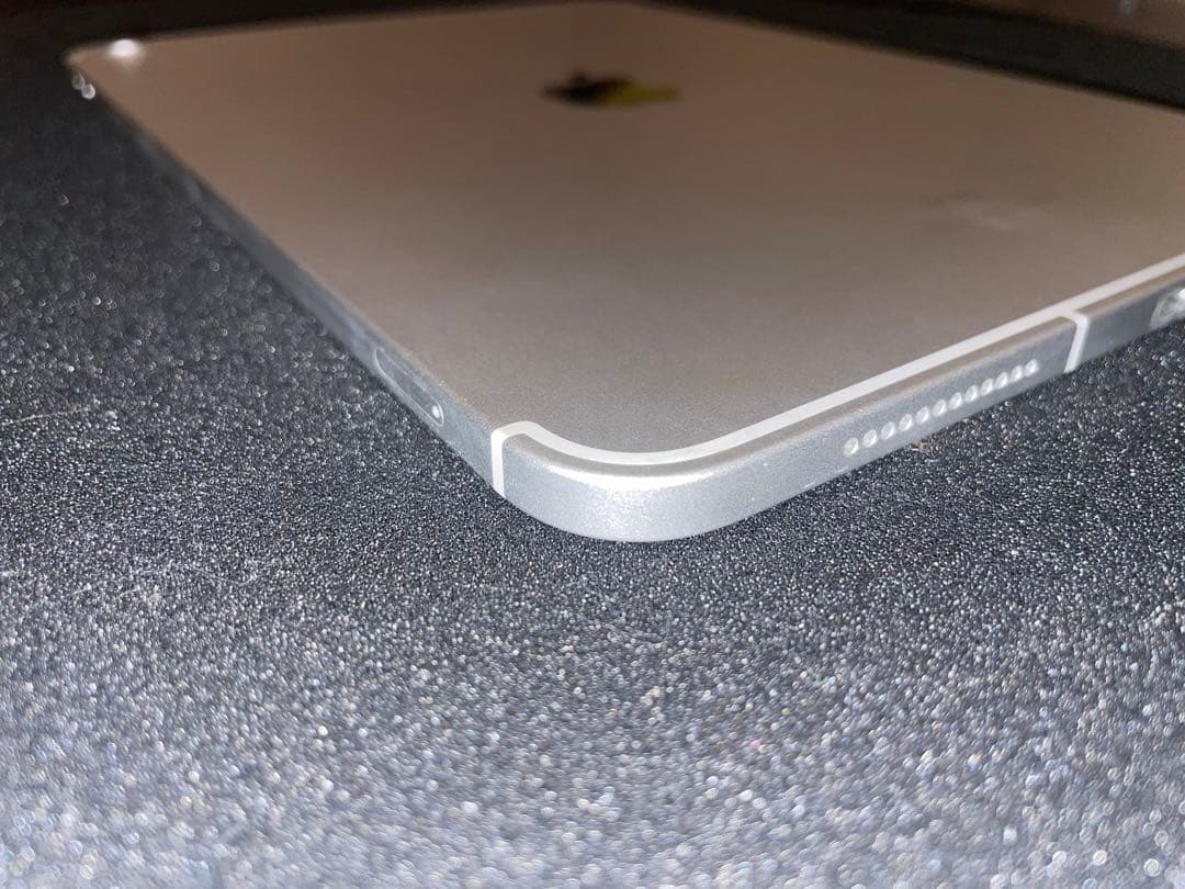 【美品】iPad 第10世代 Wi-Fi＋Cellularモデル 64gb