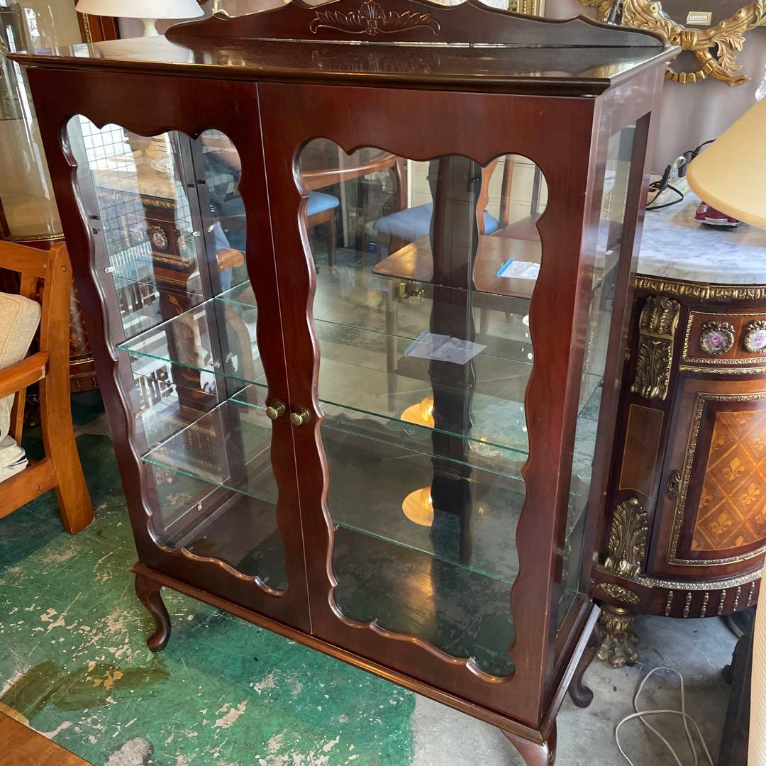 アメリカ製アンティークガラスの飾り棚　猫脚