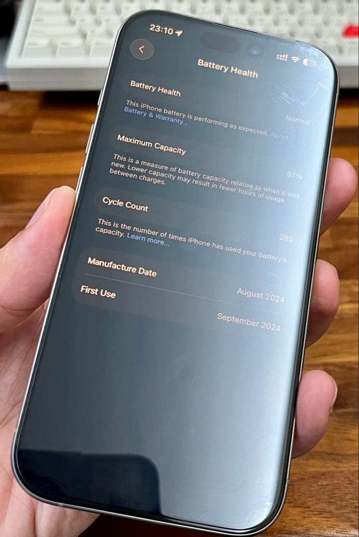 iPhone 16 pro 256GB SIMフリー バッテリー97%