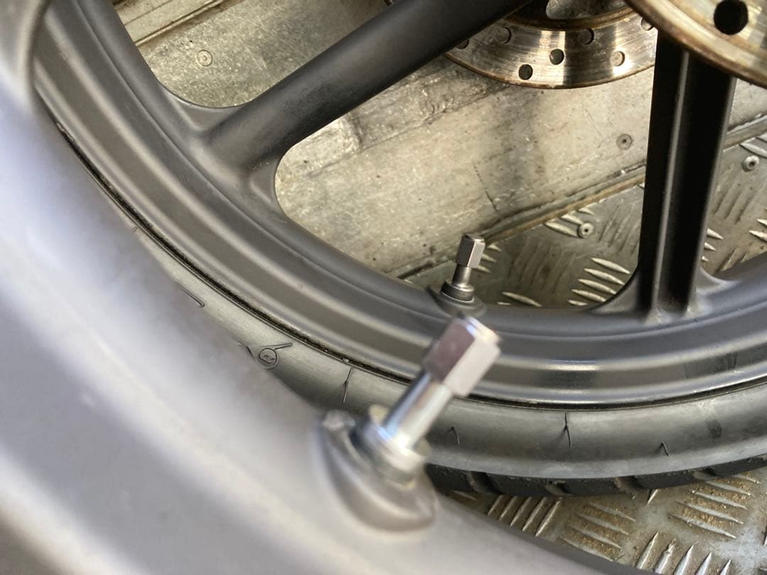 キレイ　NS-1 ホイール セット　エアバルブ新品交換　タイヤもバリ溝