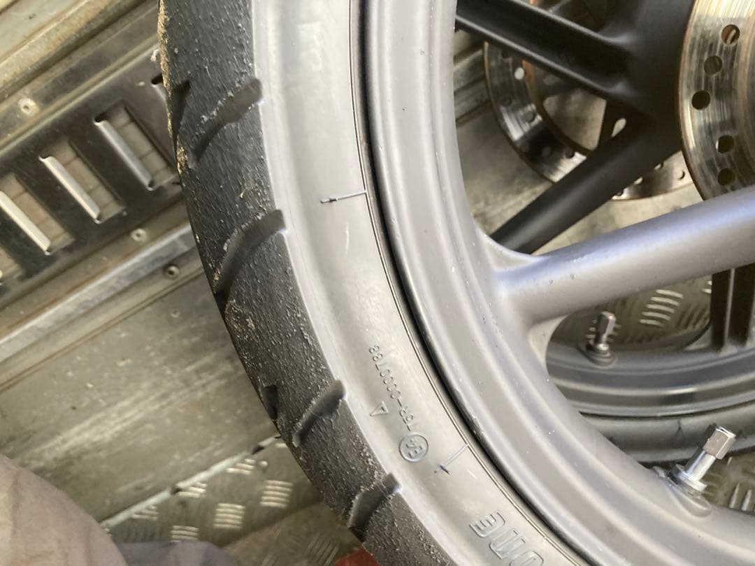 キレイ　NS-1 ホイール セット　エアバルブ新品交換　タイヤもバリ溝