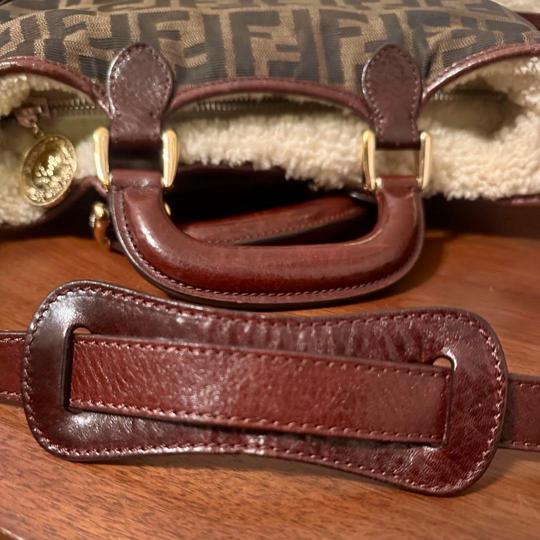 FENDI フェンディ ズッカ　2WAYハンドバッグ ショルダーバッグ ボア付き