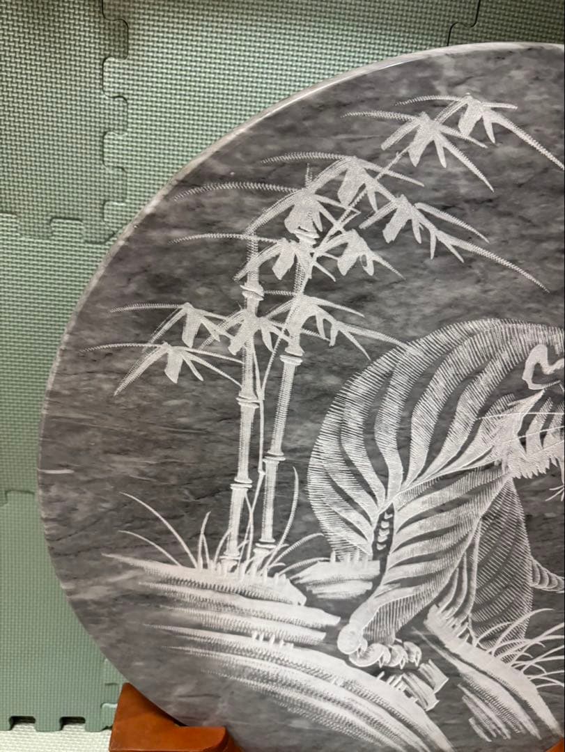 虎　衝立　大理石