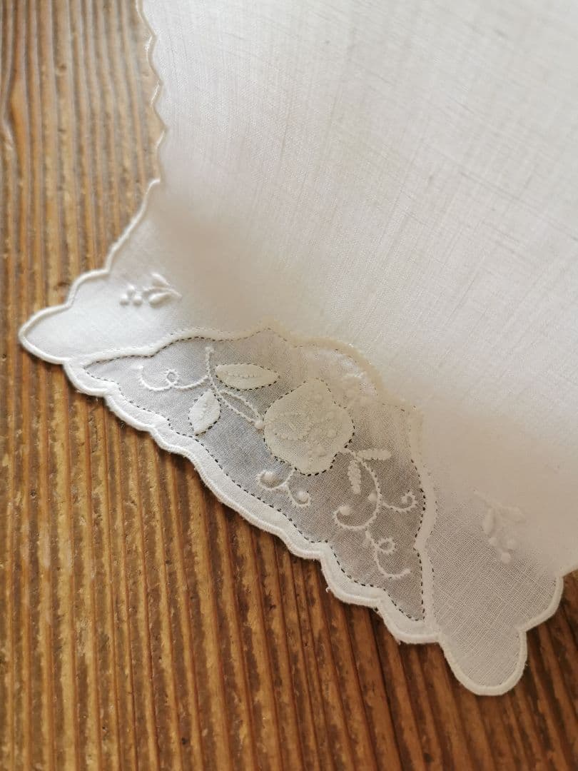 アンティーク カクテルナプキン マディラ/マーガブ刺繍 葉と花のショートクロス