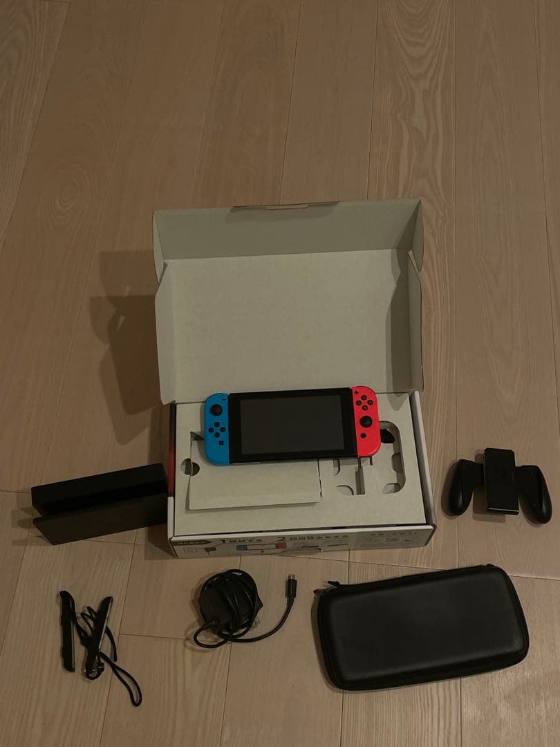 Nintendo Switch 青/赤 本体 + 付属品 ⭐️ケース付き