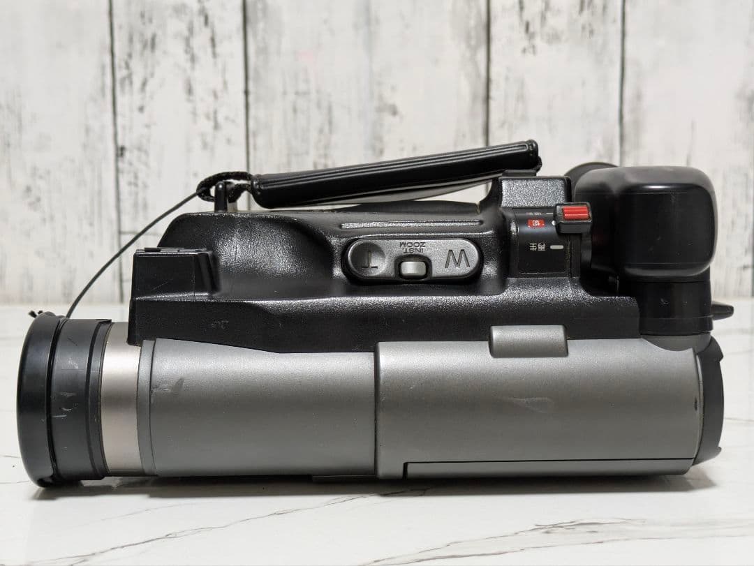 HITACHI　VM-H720　Hi8　8mm対応　単三電池稼働　希少