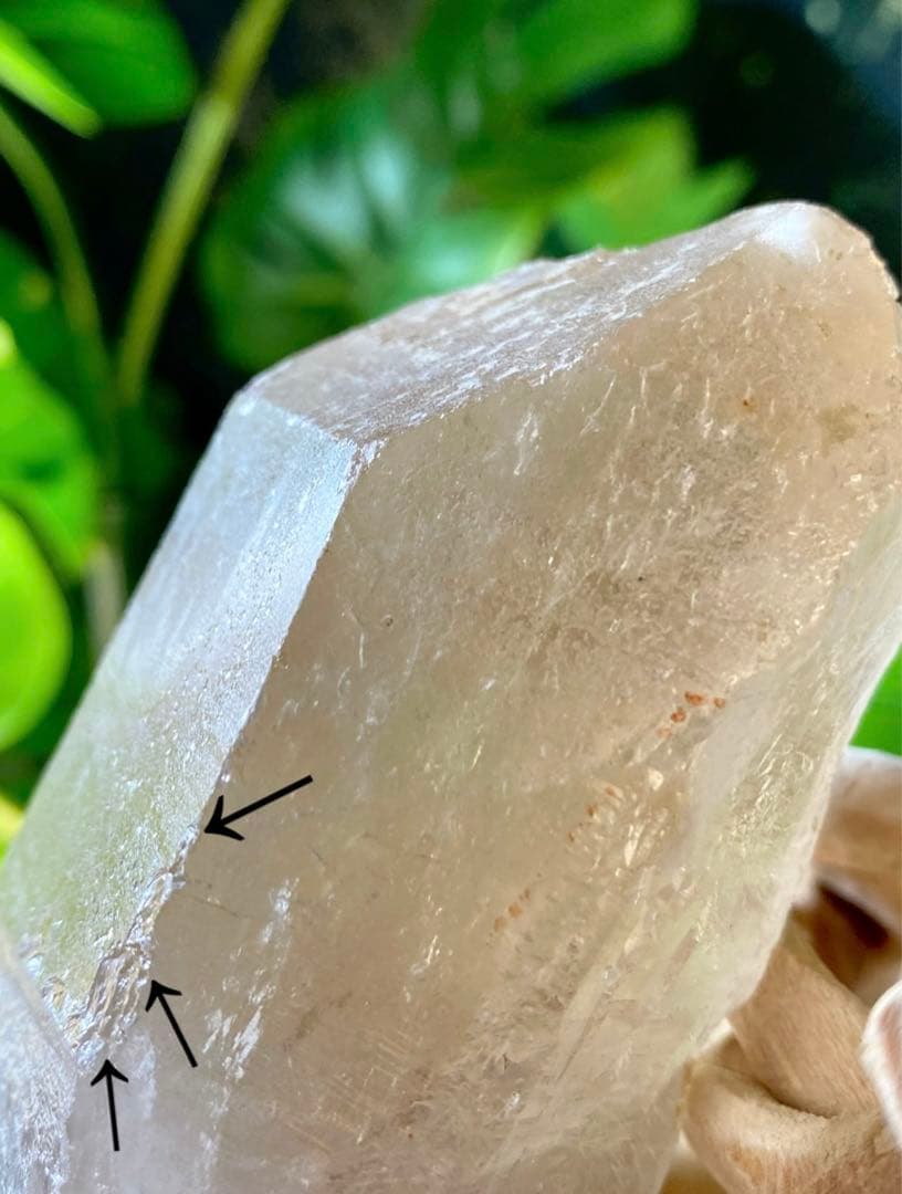 ライトニングクォーツ　雷水晶　天然石　ライトニングクリスタル　水晶　原石