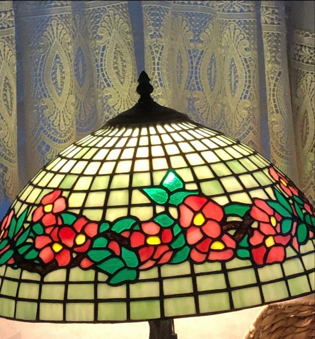 超大型　ヴィンテージステンドグラス花柄ランプ　グリーンカラー　高さ５７センチ程。