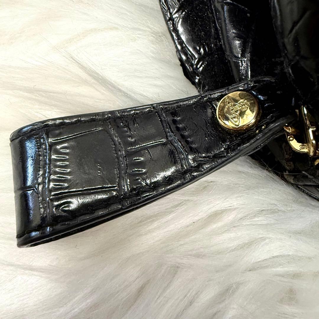 ゆ*こ様 ヴィヴィアンウエストウッド レザーハートハンドバッグ 金オーブロゴトー