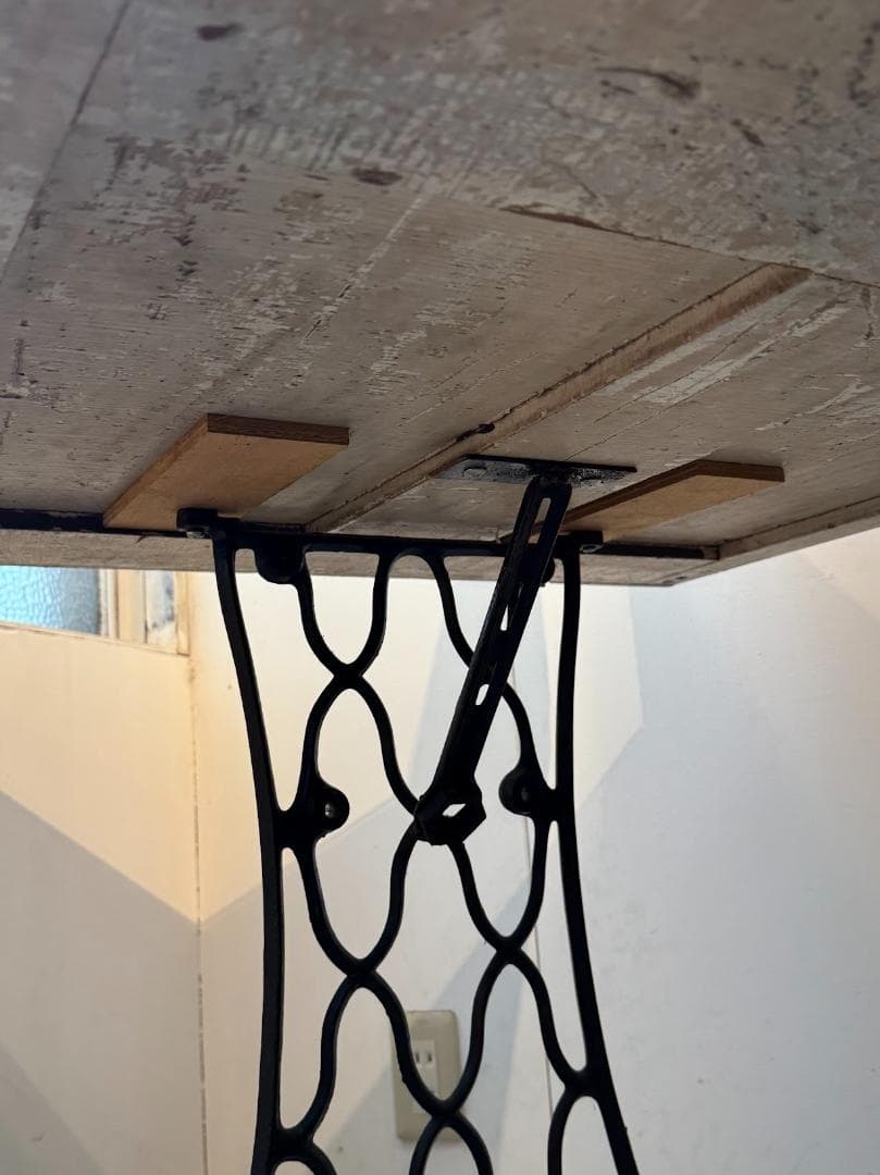 アンティークドアデスク シンガーミシン脚 ガラス天板 店舗作業台 机 テーブル