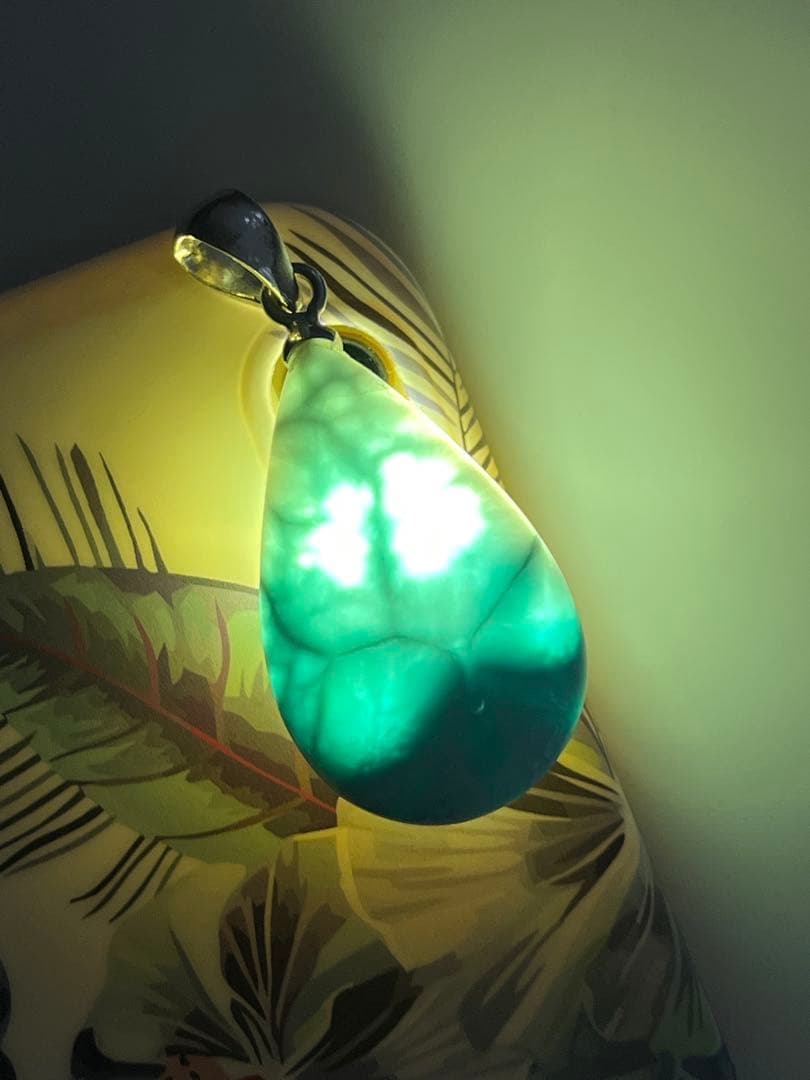 天然石☆高品質！ラリマーしずく型ペンダントップ☆全体的に模様が美しい！