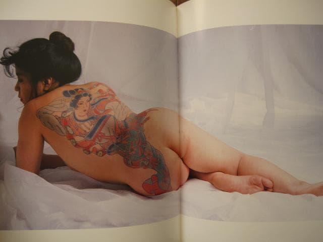女・刺青美 JAPANESE TATTOO LADIES　函付