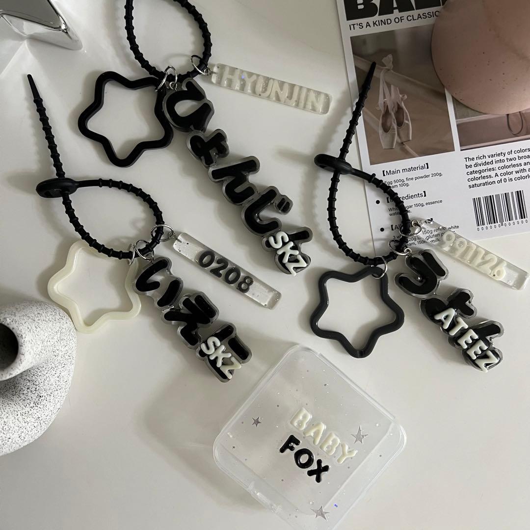 ハンドメイド　キーホルダー　オーダー　ペンライト　トレカケース　アクセサリー