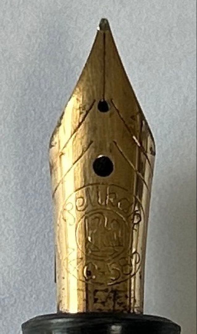 【Pelikan 万年筆 #140 緑縞 ヴィンテージ 14K セミフレックス】