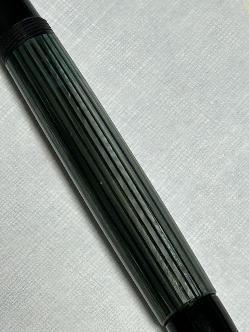 【Pelikan 万年筆 #140 緑縞 ヴィンテージ 14K セミフレックス】
