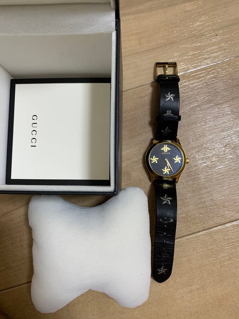 GUCCI Gタイムレス ビー 時計 ブラック×ゴールド ya1264055