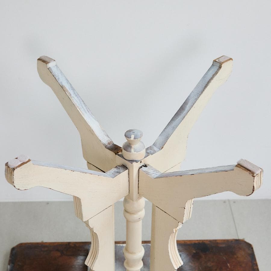 アンティーク調　テーブル　サイドテーブル　アイボリー　白　木製　ヨーロッパ調