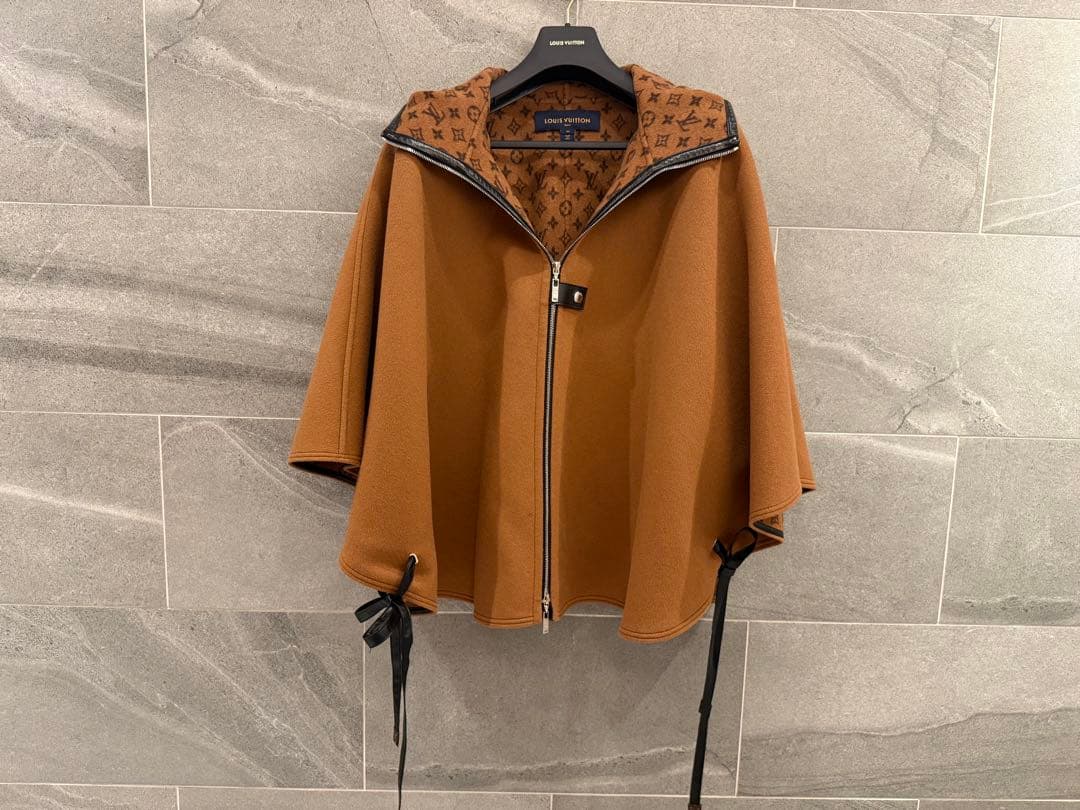 LOUIS VUITTON ルイヴィトン モノグラム フーデッドケープ ポンチョ