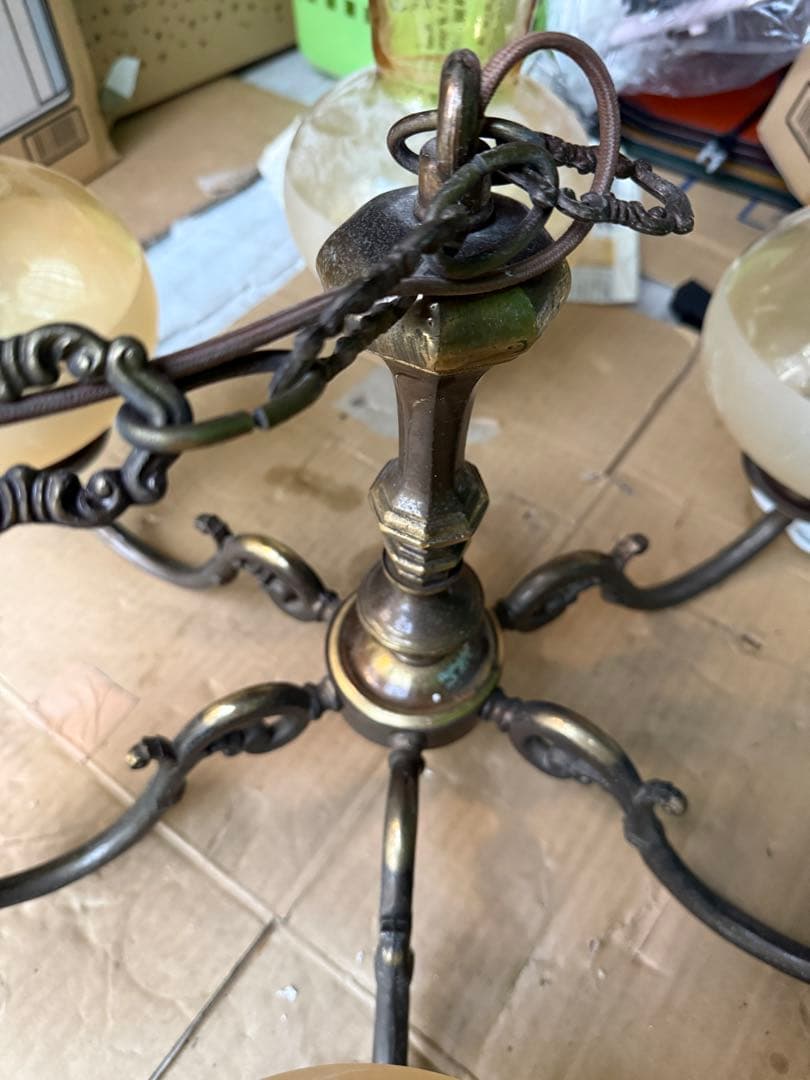 引き取り限定　イタリア製 6灯アンティークシャンデリア 直結工事用