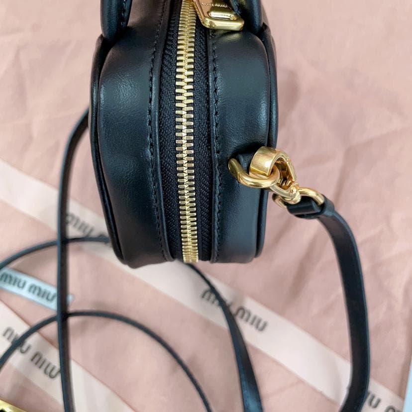 即購入OK！miu miu 黒 レザー ショルダーバッグ