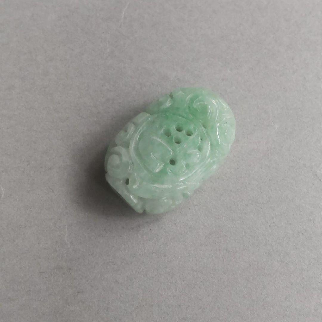 82R112ひすい 翡翠 アクセサリー 根付 ペンダントイヤリング