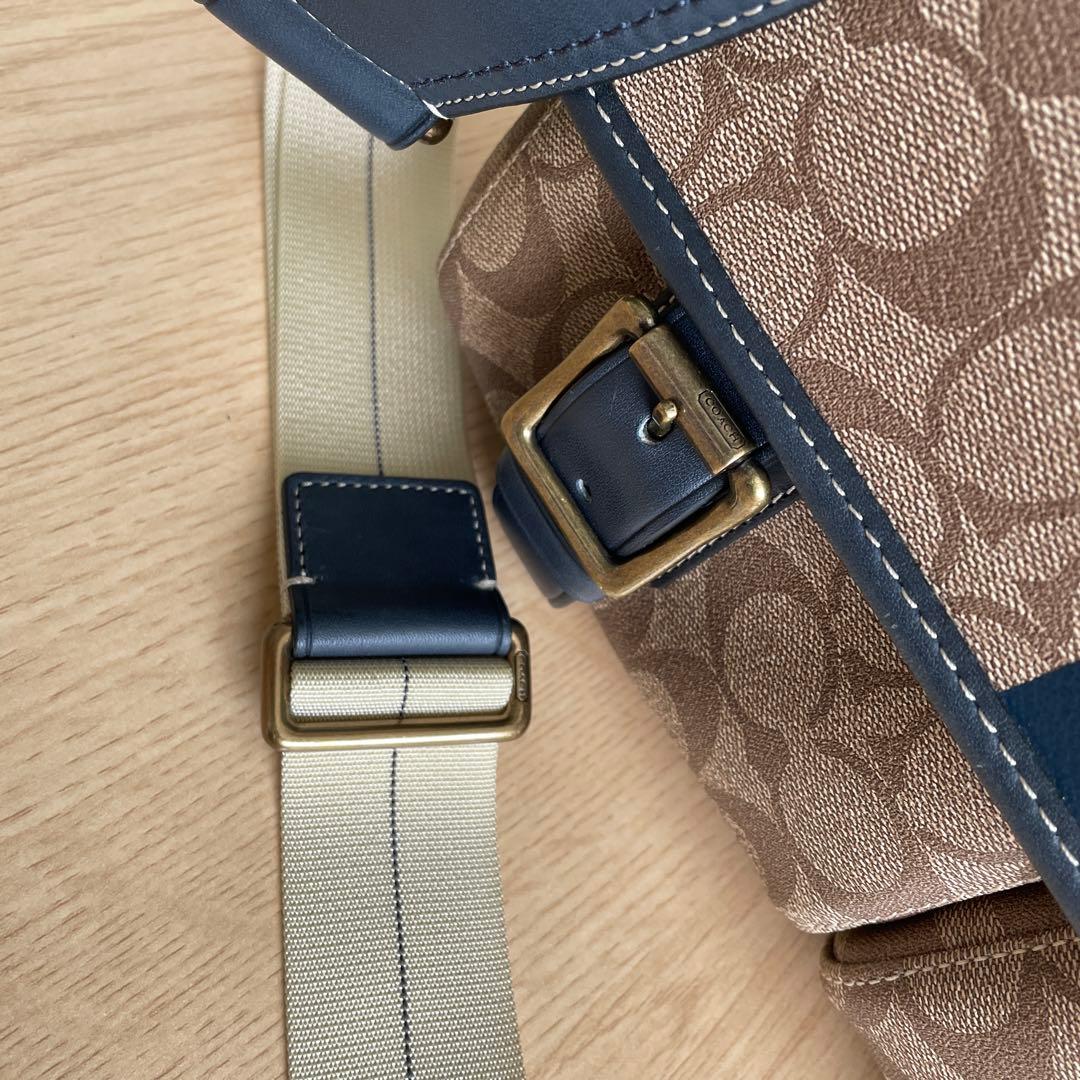 COACH メッセンジャーバッグ ベージュ/ネイビー