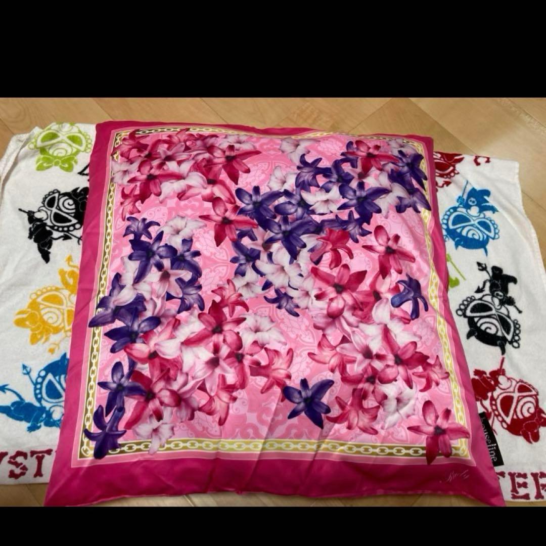 Redy エレガントフラワー クッション 60×60