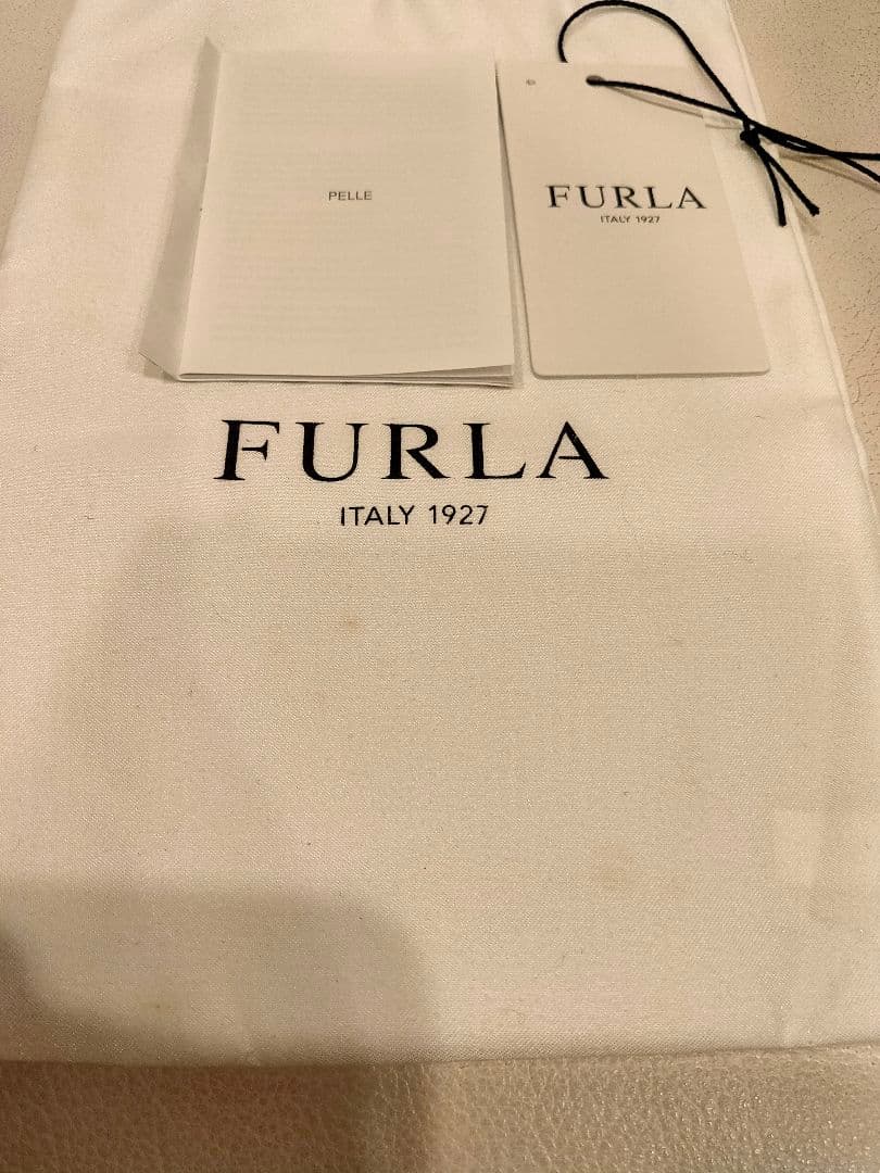 一度使用のみ極美品 FURLA 長財布 バビロン　ワインレッド　箱付き