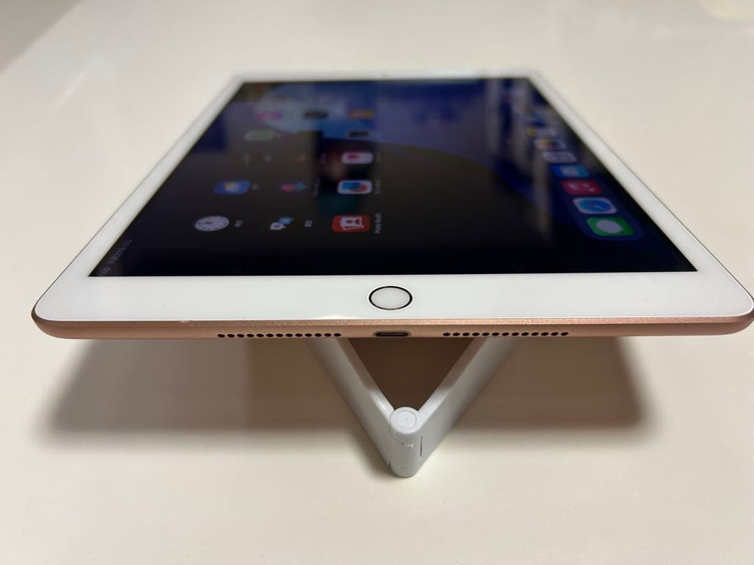 iPad 10.2インチ Wi-Fi 32GB ゴールド 第8世代　おまけあり