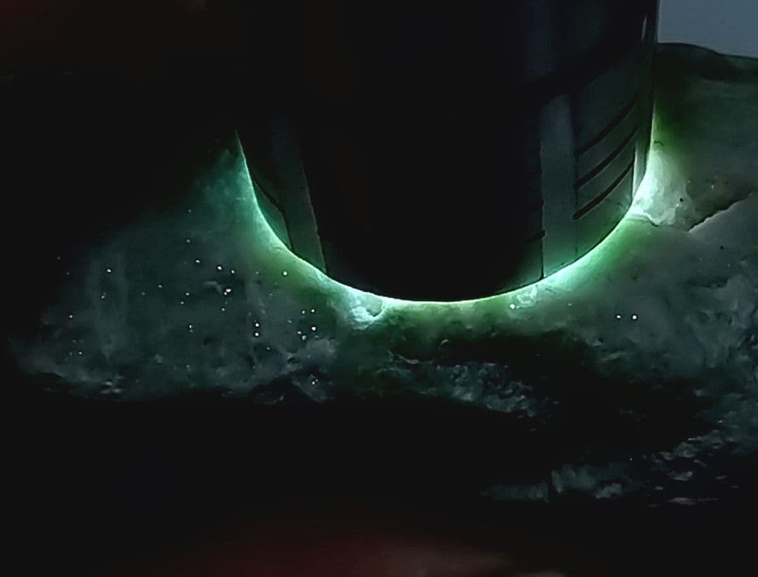 ★翡翠原石★糸魚川硬玉【青海川・転石ウブ・クラスター翡翠299ｇ】