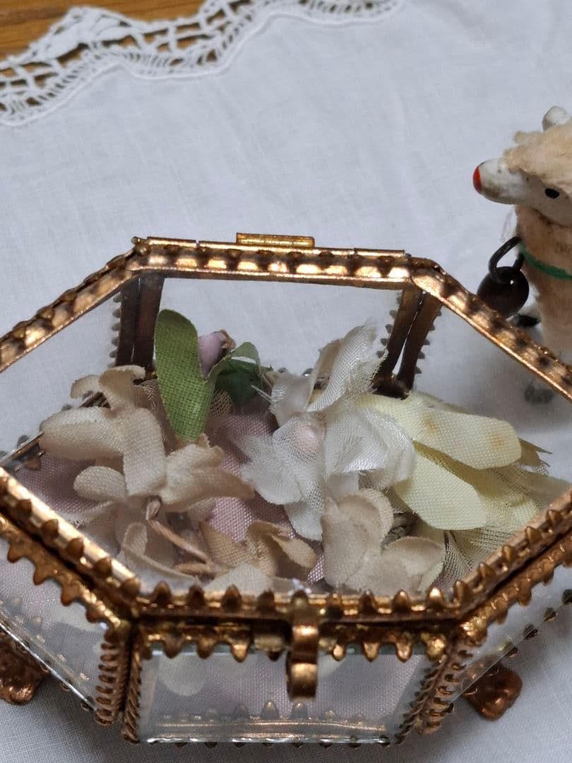 アンティーク雑貨★グローブドマリエ★ガラスケース★小物入れ★ミニョネット