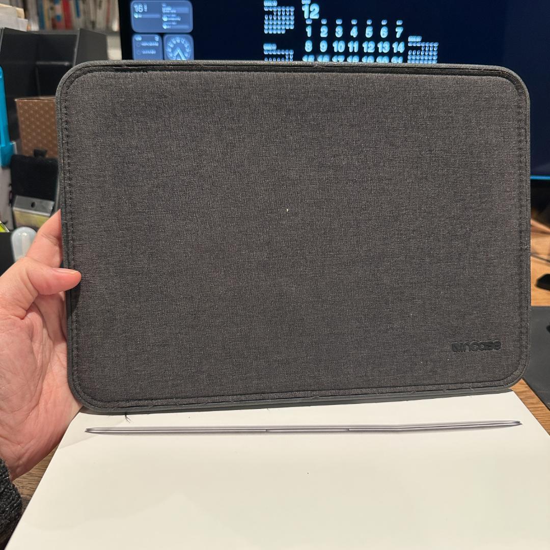 ジャンク MacBook 2017 12インチ メモリ16GB Incase付き