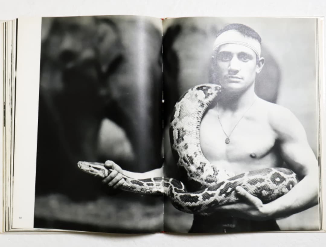 OBSERVATIONS リチャード・アヴェドン 写真集