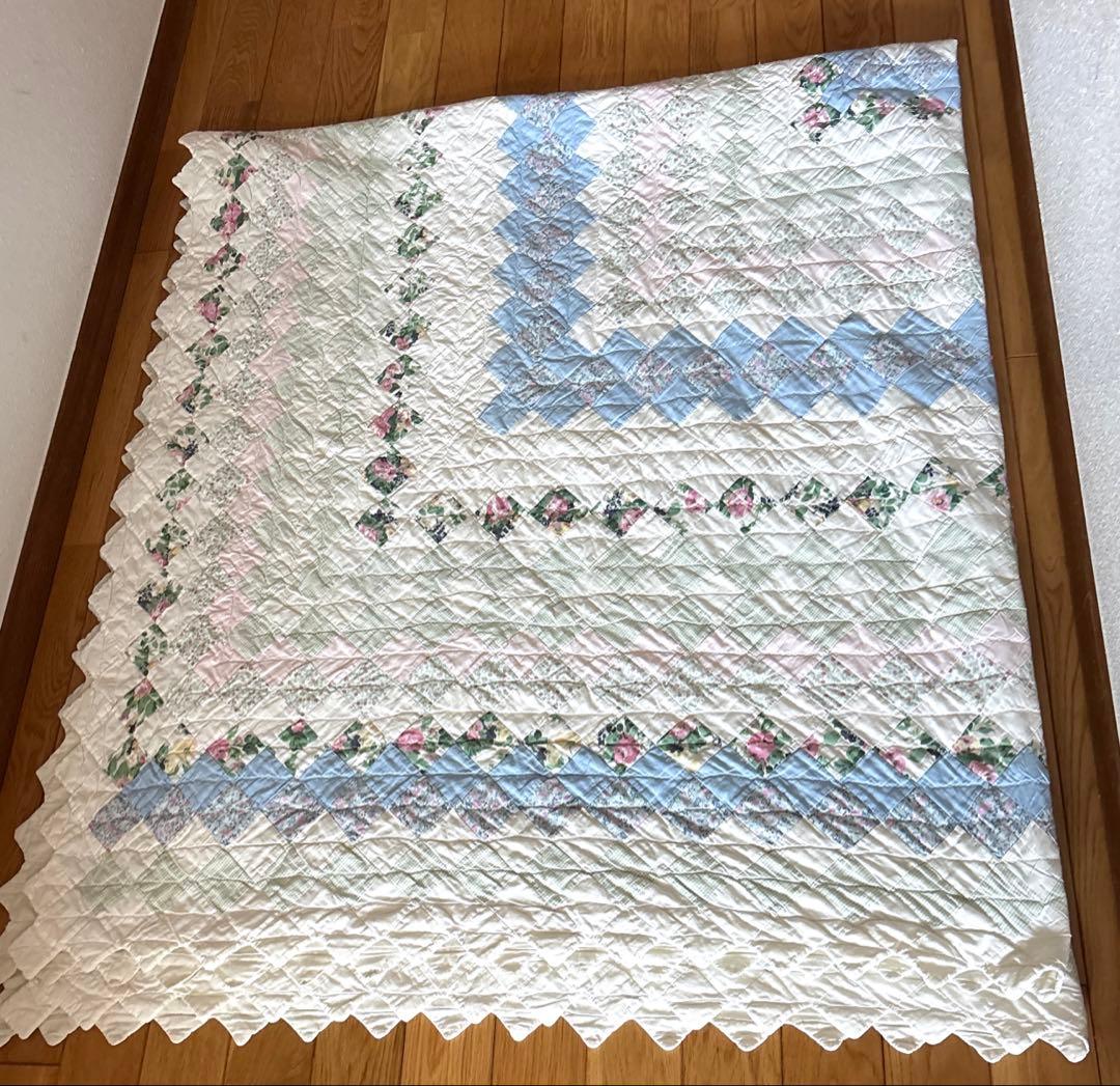 アメリカンアンティークキルト　ベッドカバー　ブロック繋ぎ