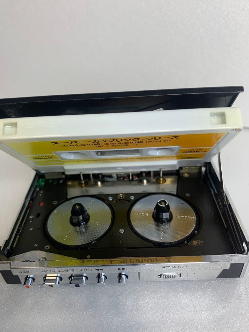 ジャンク 昭和　レトロ　ソニー ウォークマン SONY　WM-R202