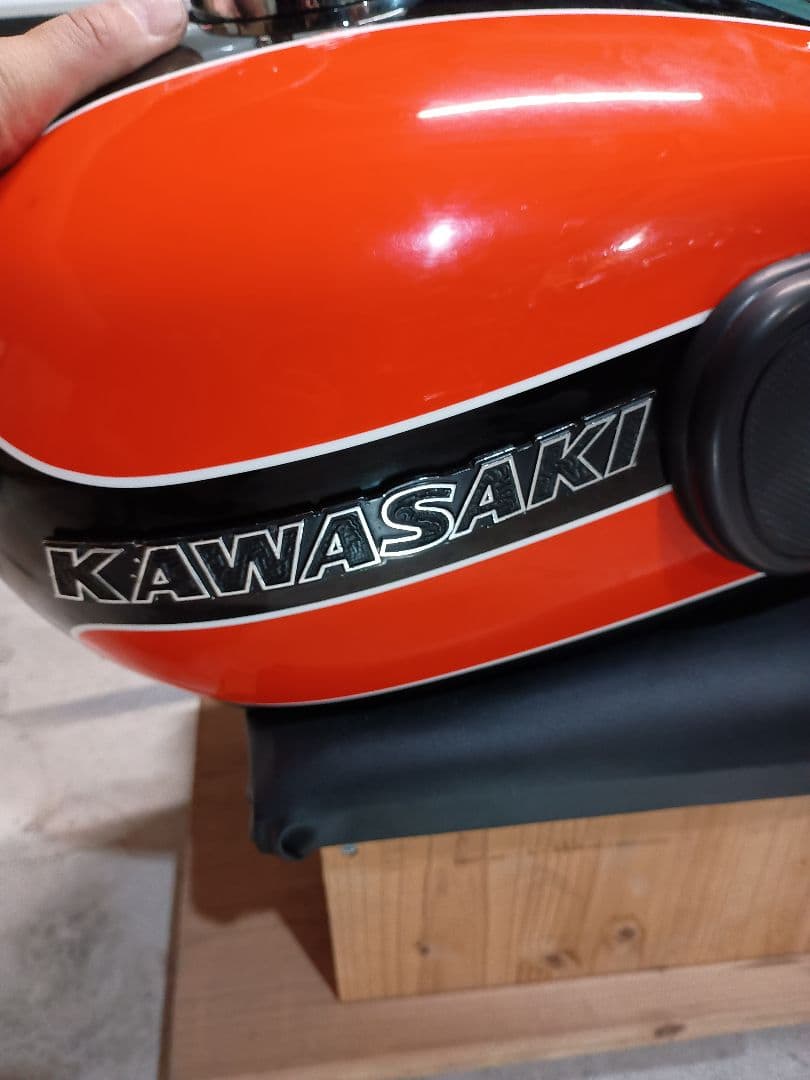 カワサキ　W650 タンク　W1カラー　キャブ車