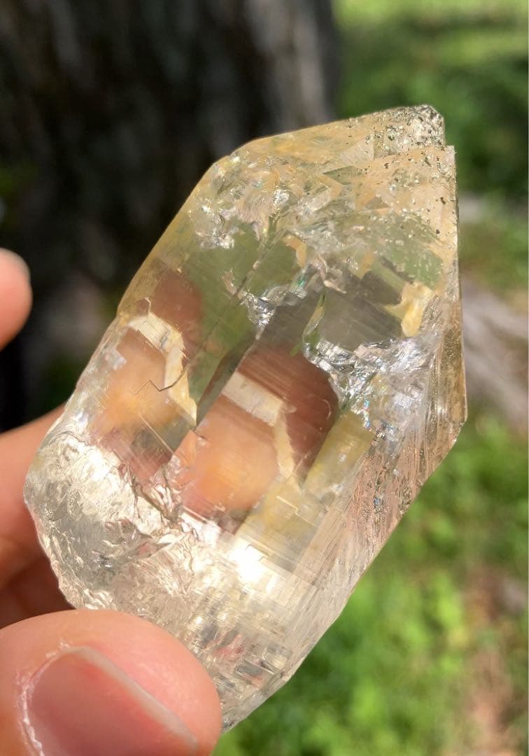 虹たっぷり！　パキスタン産　水晶　スカルドゥ　ハシュピ　ヒマラヤ水晶　原石