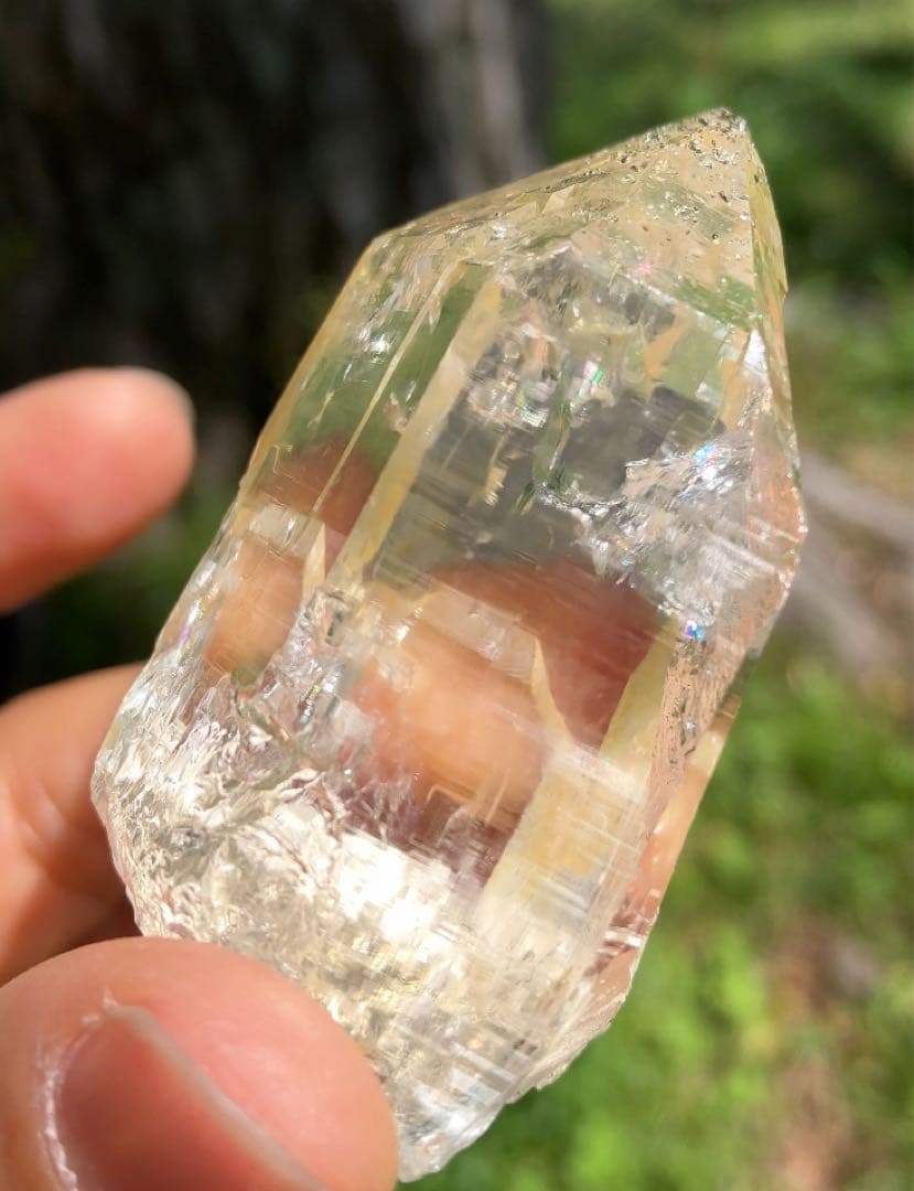 虹たっぷり！　パキスタン産　水晶　スカルドゥ　ハシュピ　ヒマラヤ水晶　原石